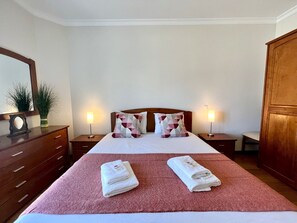 Appartement, 2 chambres, terrasse | 2 chambres, literie fournie