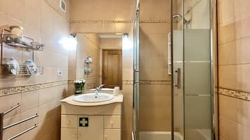 Apartment, 2 Bedrooms, Terrace | Bathroom | Shower, towels