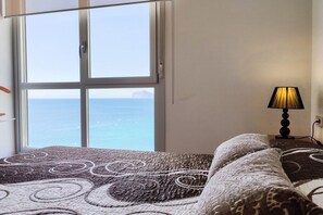 3 室のベッドルーム、デスク、アイロン / アイロン台、WiFi