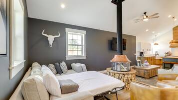 3 Schlafzimmer, Schreibtisch, Bügeleisen/Bügelbrett, Reisekinderbett
