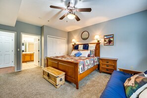 2 bedrooms, iron/ironing board, free Internet, bed sheets - Branson West Vacation Rental w/ Resort Amenities! (Branson West)