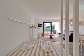 Apartment, 1 Bedroom, Pool Access | 1 bedroom, bed sheets - Quinta DO Lago Victory Village With Pool (Loulé)