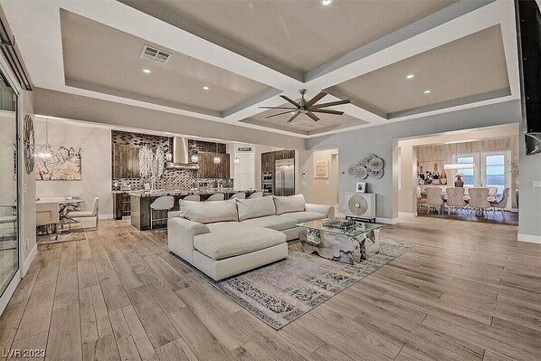 Interior - 7 minutes from strip. Luxury home at affordable price. (Las Vegas)