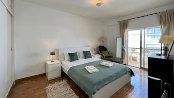 Apartemen, 1 kamar tidur, teras | 1 kamar tidur dan seprai linen