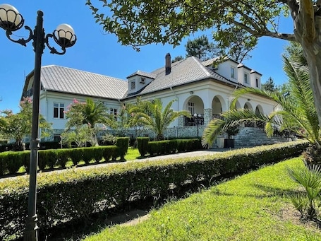 Jardín. Hotel Laguna