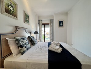 Apart Daire, 3 Yatak Odası, Havuz Kullanımı | 3 yatak odası, çarşaf takımı 