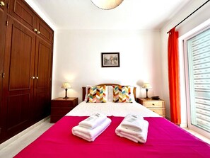 아파트, 침실 2개, 테라스 | 2 개의 침실, 침대 시트