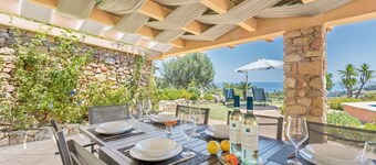 Independent villa with five bedrooms and four bathrooms