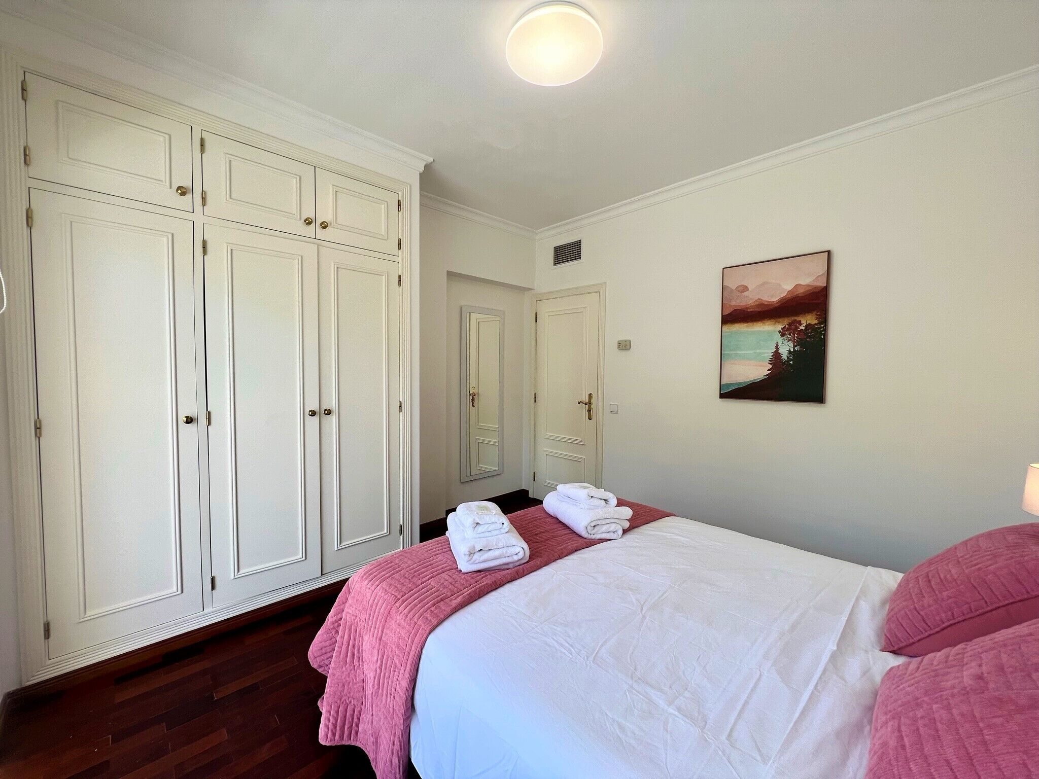 Apartamento, 2 quartos, acesso à piscina | 2 quartos, roupa de cama