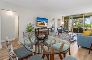 Luxury Condo | Living area