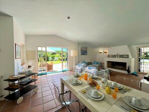 Villa, 4 Bedrooms, Private Pool | In-room dining
