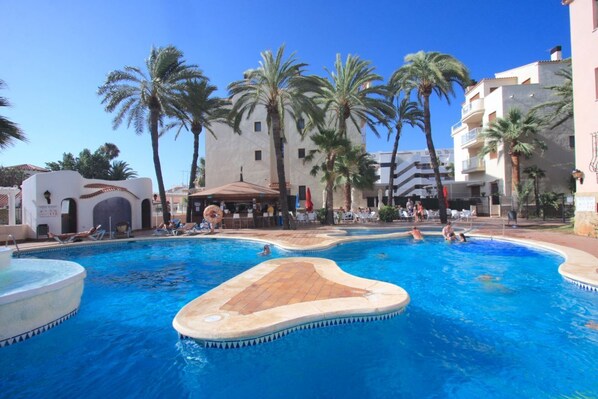 Pool - Retiro III 6 by COSTABLANCARENT (Dénia)