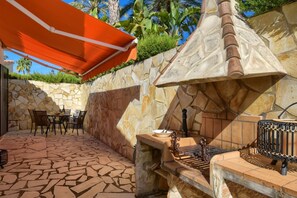 Outdoor dining - Retiro III 6 by COSTABLANCARENT (Dénia)