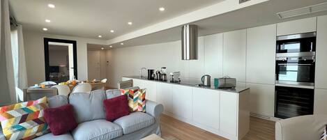 Apartment, 3 Bedrooms, Terrace | Living area