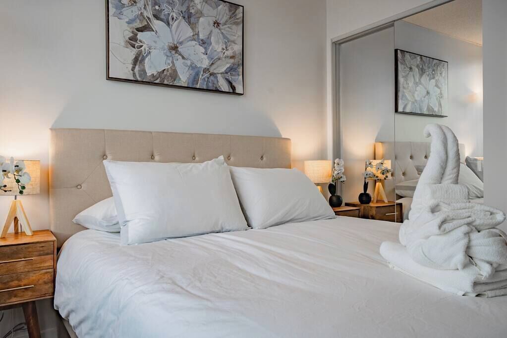 2 habitaciones, tabla de planchar con plancha, wifi y ropa de cama 