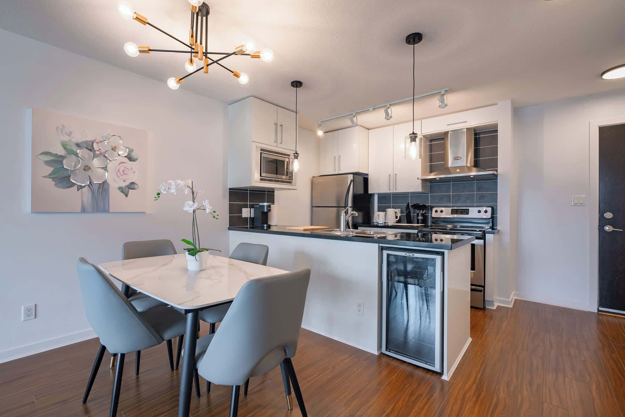 Fridge, microwave, oven, stovetop