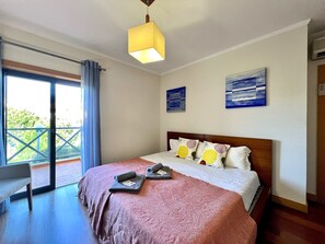 Apartamento, 2 quartos, acesso à piscina | Roupa de cama