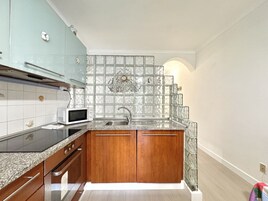 Microondas, horno, lavavajillas y hervidor eléctrico