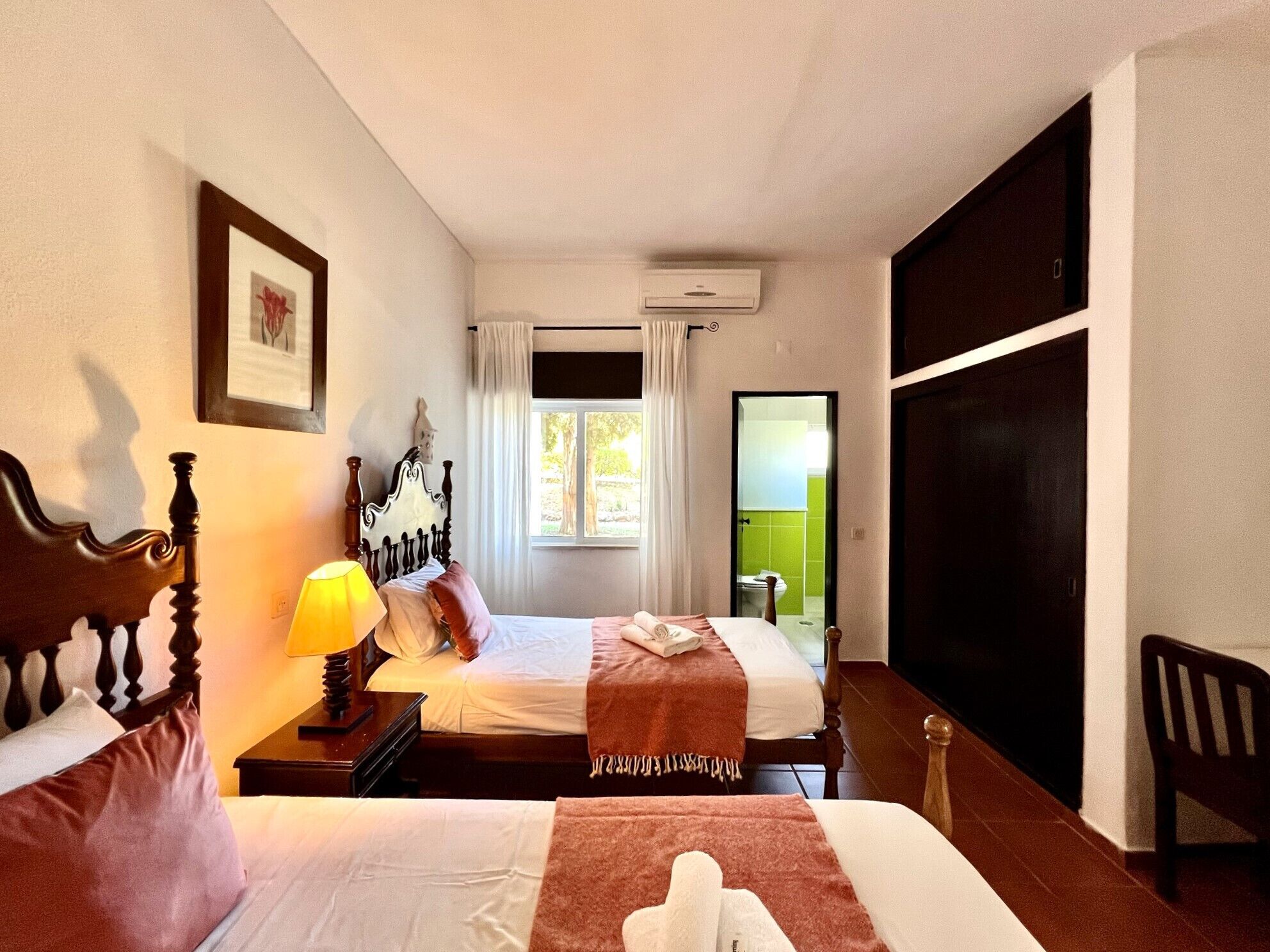 3 bedrooms, bed sheets