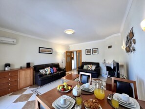 Villa, 3 Bedrooms, Terrace | In-room dining - Pêra Brightness Villa by Homing (Silves)