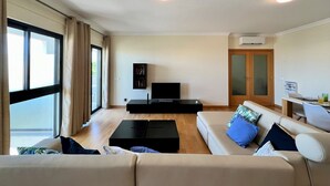 Unclassified image, 3 of 38, button - Faro Stylish 2 by Homing (Faro)