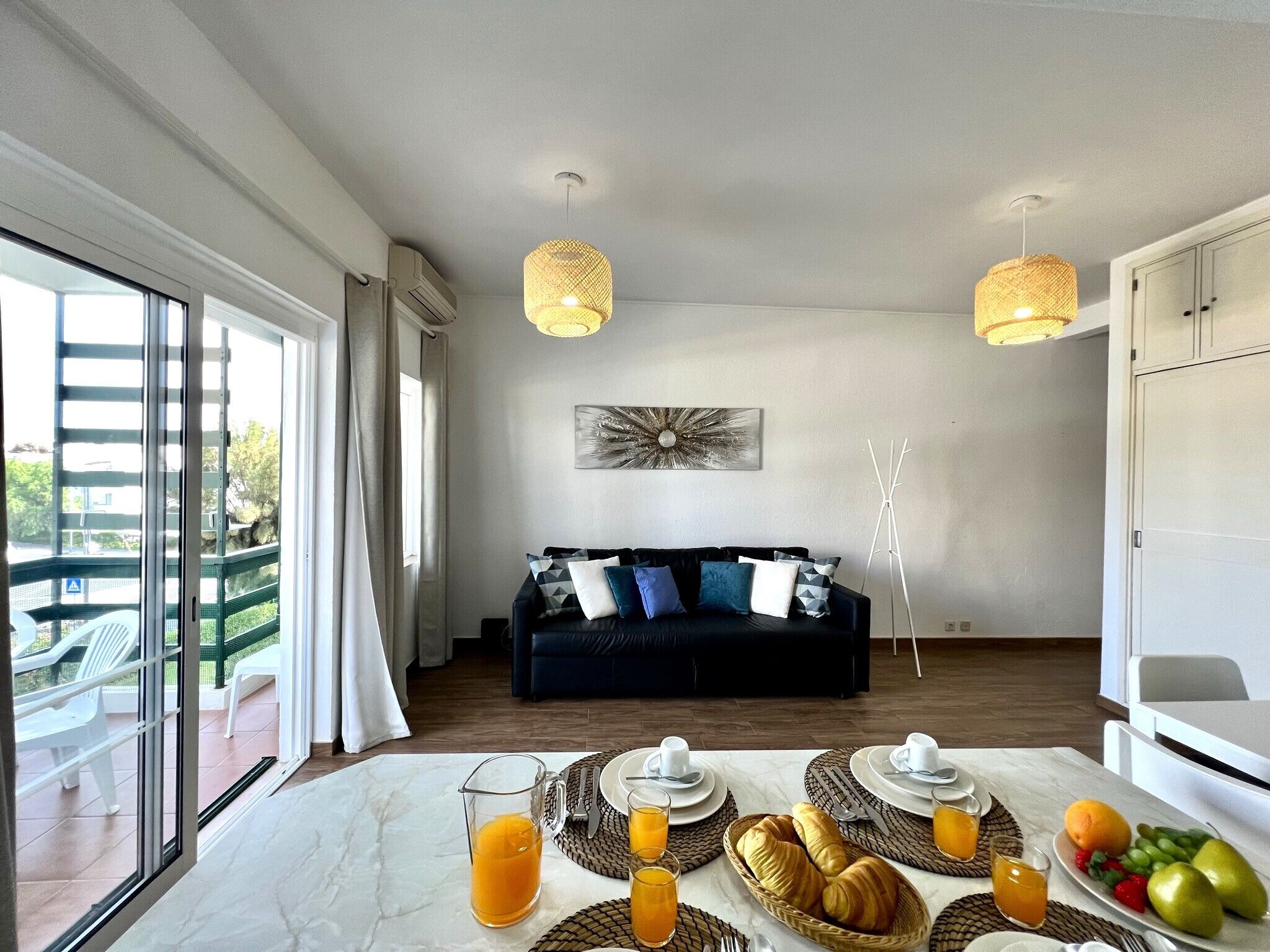 Apartment, 1 Bedroom, Pool Access | In-room dining