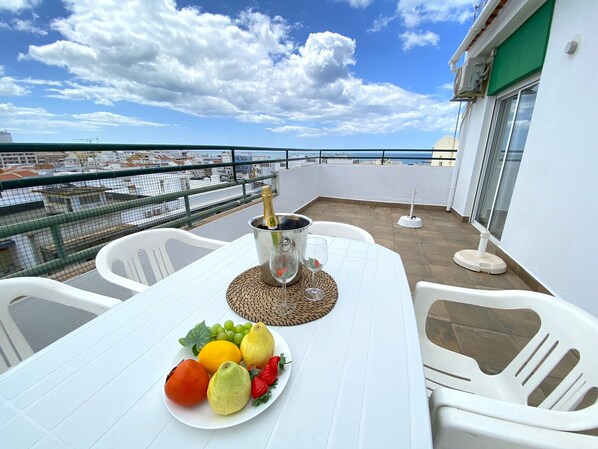 Apartamento, 2 quartos, terraço | Terraço/pátio