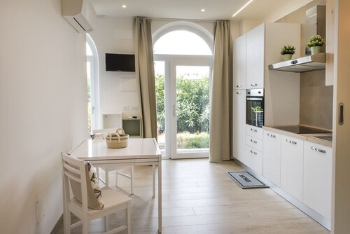 P010 - Porto Recanati, new studio facing the sea