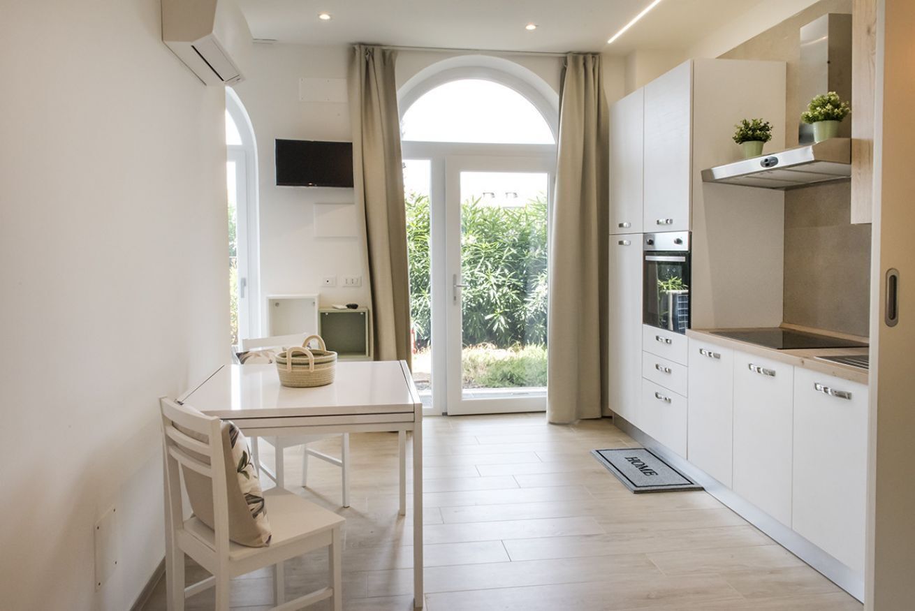 Refrigerador, horno y comedor 