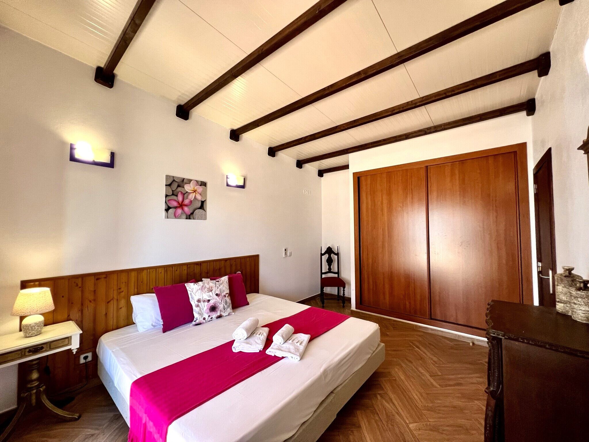 Apartment, 1 Bedroom, Pool Access, Sea Facing | 1 bedroom, bed sheets