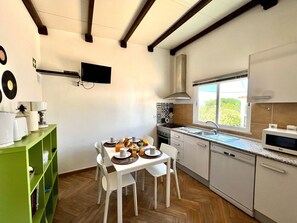 Apartment, 1 Bedroom, Pool Access, Sea Facing | Private kitchen | Microwave, oven, coffee/tea maker, electric kettle - Tavira Vila Formosa 4 With Pool (Tavira)