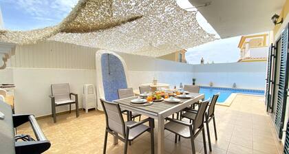 Pêra Amazing Villa With Pool by Homing