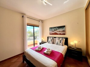 Apartamento, 2 habitaciones, acceso a la piscina | 2 dormitorios y ropa de cama