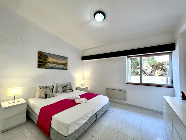 Apartment, 1 Bedroom, Pool Access | 1 bedroom, bed sheets - Vilamoura Blue Lagoon With Pool (Loulé)