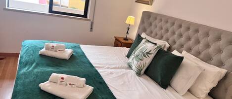 1 bedroom, bed sheets