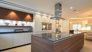 Private kitchen - Vilamoura Pinhal Velho Villa With Pool (Loulé)