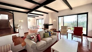 Villa, 3 soverom, privat basseng, fjellutsikt | Oppholdsrom