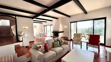 Villa, 3 Bedrooms, Private Pool, Mountain View | Living room