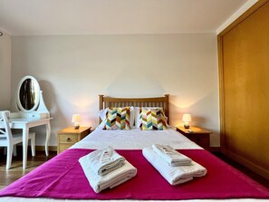 Apartment, 1 Bedroom, Pool Access | 1 bedroom, bed sheets