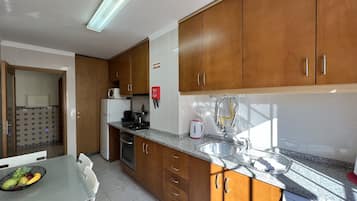 Apartment, 1 Bedroom, Terrace | Private kitchen | Microwave, oven, coffee/tea maker, electric kettle