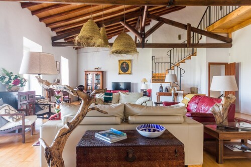 Pêra Vintage Villa With Pool by Homing