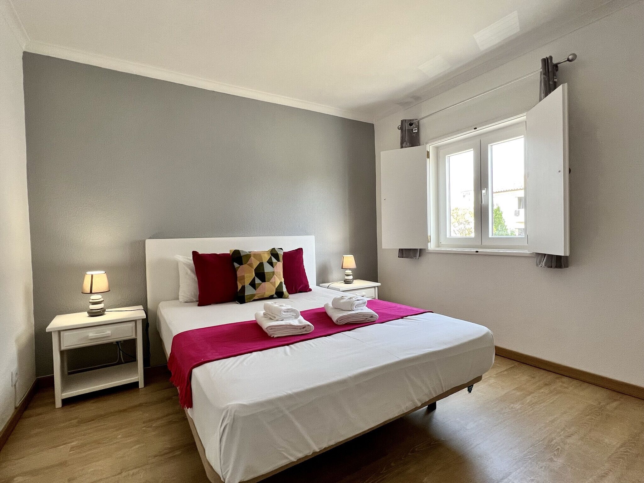 2 slaapkamers, babybedden (toeslag), gratis wifi, beddengoed