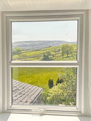 Interior - Spacious detached holiday home, sleeps 7 with 2 furry friends, free WiFi, two pubs nearby. (Richmond)