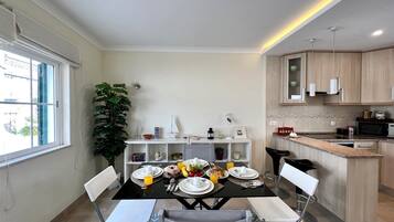 House, 1 Bedroom, Terrace | In-room dining