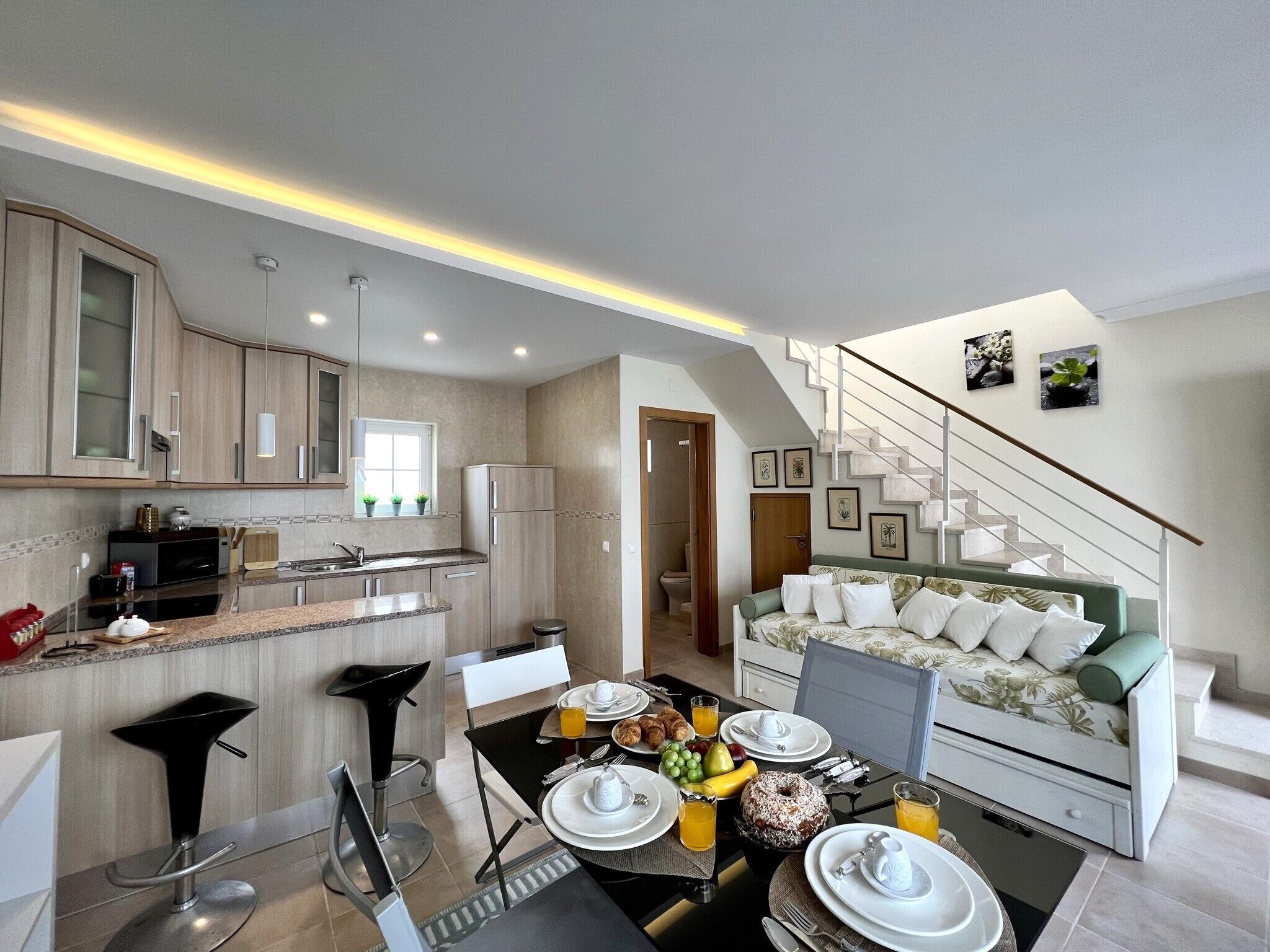 House, 1 Bedroom, Terrace | In-room dining