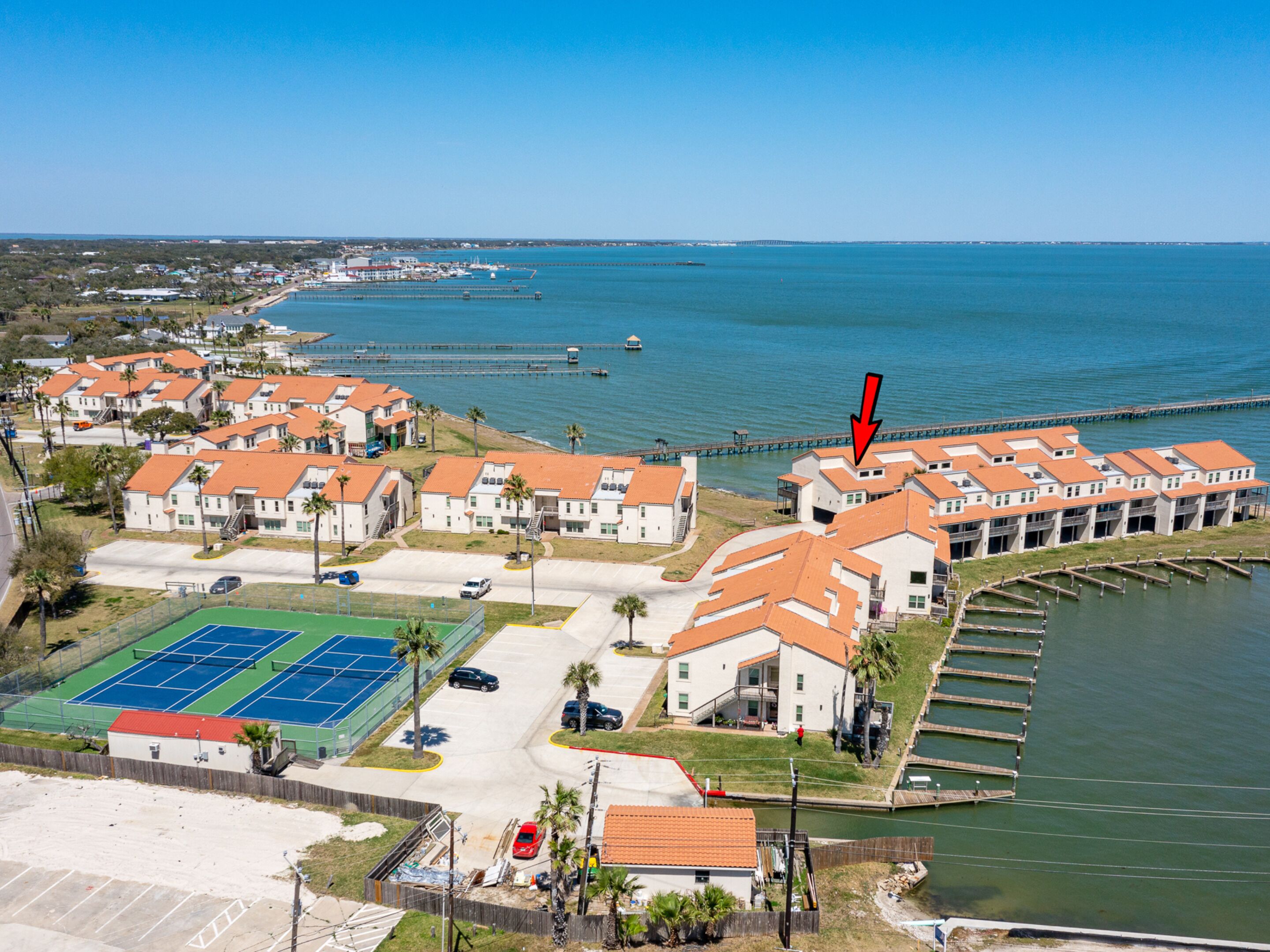 Condo (3 Bedrooms) | Property amenity