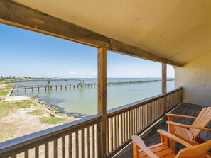 Condo (3 Bedrooms) | Front of property