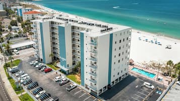 Condo (2 Bedrooms) | Property amenity