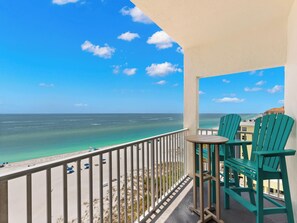 Front of property - Sea Breeze 708 by Distinctive Beach Rentals (Madeira Beach)