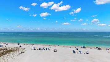 Condo (2 Bedrooms) | Property amenity